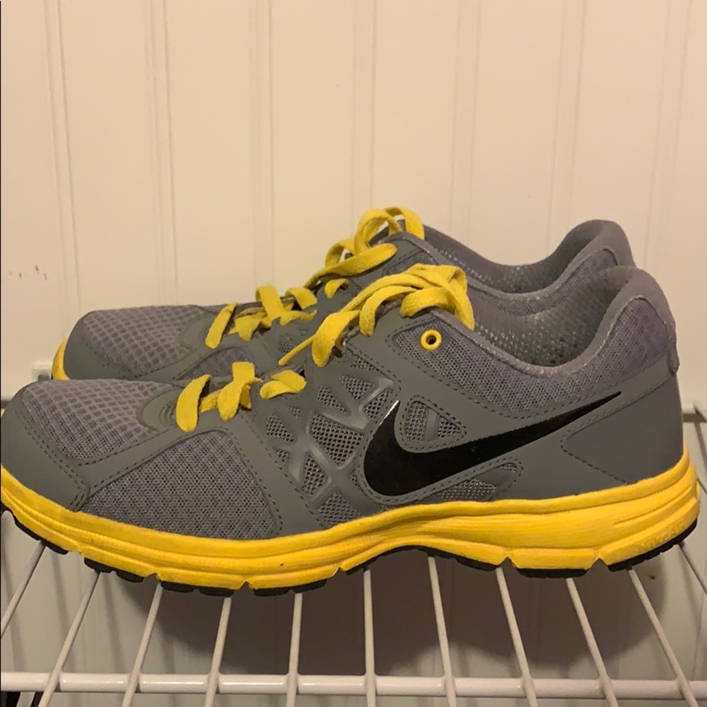 Nike - Picture 4 of 5